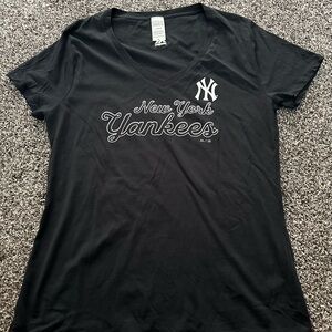 New York Yankees Women's Black V-Neck Top